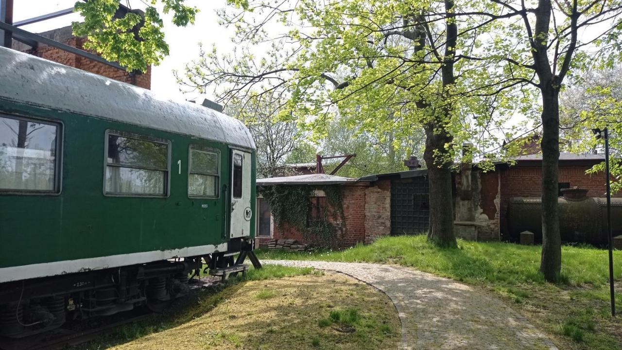 Hotel Wagony Sypialne W Muzeum Kolejnictwa Jaworzyna Slaska Exterior foto